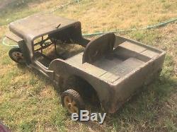 1940's MILITARY WWII WILLYS JEEP PEDAL CAR LARGE FIBERGLASS 45.5 LONG VINTAGE