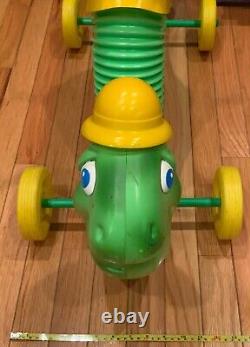 1970's Hasbro Inch Worm Kids Vintage Riding Toy Clickety Sound Green & Yellow