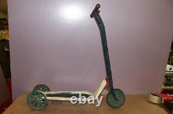 Antique Vintage 1940's HAMILTON GREYHOUND Metal 3 Wheel Scooter Tricycle Bicycle