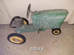 Antique Vintage John Deer Kids Tractor With Pedals And Hitch Pre 1970's