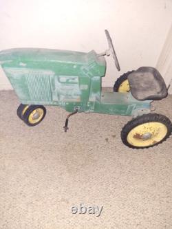 Antique Vintage John Deer Kids Tractor With Pedals And Hitch Pre 1970's