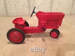 ERTL Model 404 Vintage Pedal Tractor