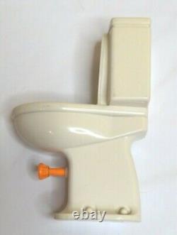 Lanard Toys Toilet shaped Water Squirt Gun Pistol Rare bathroom humor 1999 Vtg