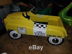 NYC Taxi Cab Pedal Car NO rust 954 rare vintage Excellent shape