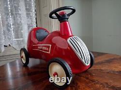RETIRED Vintage Model 8 METAL Radio Flyer Little Red Roadster Toy Ride On Car