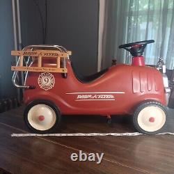 Radio Flyer Fire Engine No. 9 Ride 0n Metal Toy Truck Vintage Model 909