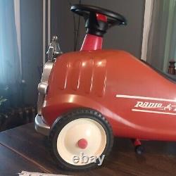 Radio Flyer Fire Engine No. 9 Ride 0n Metal Toy Truck Vintage Model 909