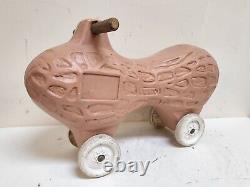 Rare Vintage 1960s Irwin Peanut Childs Ride On Push & Go Plastic/Wood Handle Toy