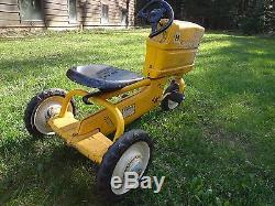 VINTAGE 1950s PEDAL TRACTOR CUB IH FARMALL RARE BARN FIND TOY 1 of a Kind