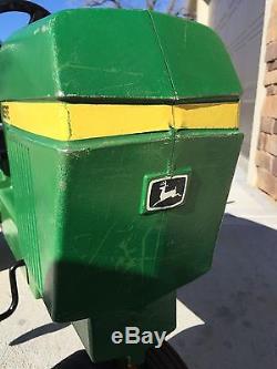 VINTAGE ALL ORIGINAL JOHN DEERE 520 ERTL CHILD'S PEDAL TRACTOR WITH TRAILER