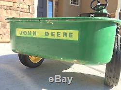 VINTAGE ALL ORIGINAL JOHN DEERE 520 ERTL CHILD'S PEDAL TRACTOR WITH TRAILER