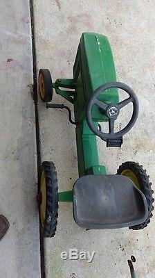 VINTAGE JOHN DEERE PEDAL TRACTOR withCART KIDS RIDE ON TOY CAR PEDDLE