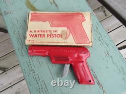 VINTAGE ORIGINAL 1940's WYANDOTTE TOY WATER PISTOL #18 SQUIRT GUN NOT A CAP GUN