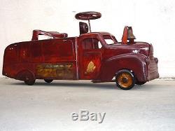 VINTAGE TOY 1930-40S MARX 31 LONG RIDE ON FIRE TRUCK WITH BELL & CRANK SIREN