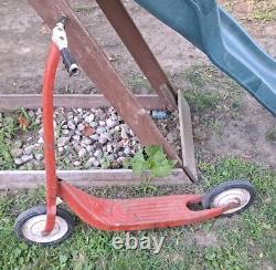 VINTAGE TOY KIDS SCOOTER HARD RUBBER TIRES & FOLD DOWN KICK STAND 28 x 30 x 4 in