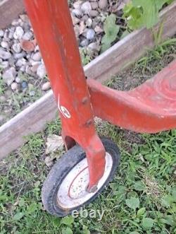 VINTAGE TOY KIDS SCOOTER HARD RUBBER TIRES & FOLD DOWN KICK STAND 28 x 30 x 4 in