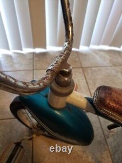 VINTAGE TURQUOISE TROXEL TRICYCLE (Ready to Ride!)
