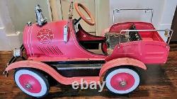 VTG FAO Schwartz Big Red Fire Truck Pedal Car