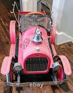 VTG FAO Schwartz Big Red Fire Truck Pedal Car