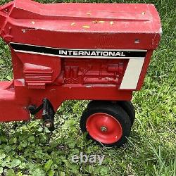 VTG International Red Pedal Tractor with Red Cart Wagon