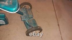Vintage 1950's Western Flyer Tricycle on Aerodynamic front fender Teal and White
