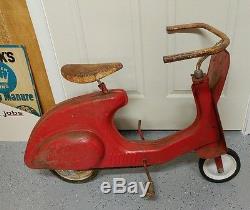 Vintage 1950s-1960s Super Sonda Vesta Pedal Car Scooter Chain Driven Bike Red