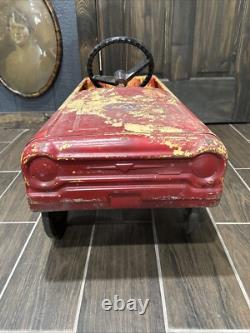 Vintage 1950s AMF Pacer Metal Pedal Car Automobile Collectable