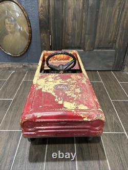 Vintage 1950s AMF Pacer Metal Pedal Car Automobile Collectable
