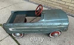 Vintage 1960s 32 Murray Charger Pedal Car Ride On Toy