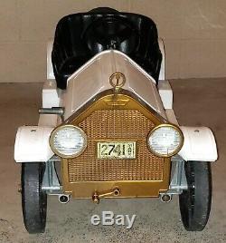 Vintage 1965 Marx Toys Stutz White Bearcat Electric Ride On Car