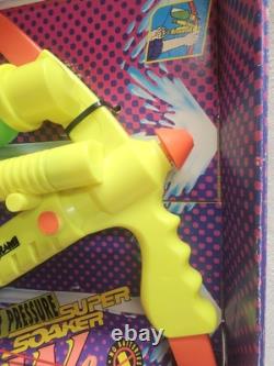 Vintage 1993 Larami Super Soaker Bow & Arrow Item #9893-0 Water Gun NOS in Box