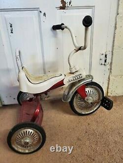 Vintage 505 Poong Made in Korea Metal and Rubber Tricycle White + Red