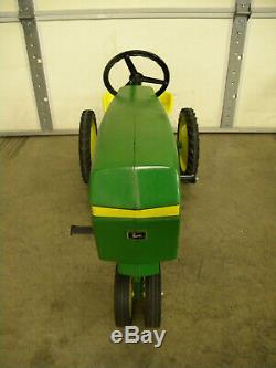 Vintage 70's JOHN DEERE Child Pedal Tractor ERTL Model 520 (Chain Drive/Metal)