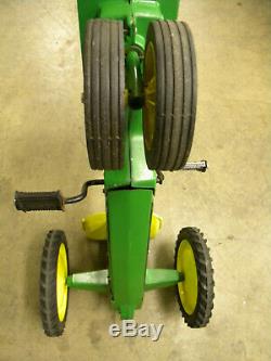 Vintage 70's JOHN DEERE Child Pedal Tractor ERTL Model 520 (Chain Drive/Metal)