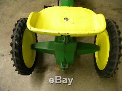 Vintage 70's JOHN DEERE Child Pedal Tractor ERTL Model 520 (Chain Drive/Metal)