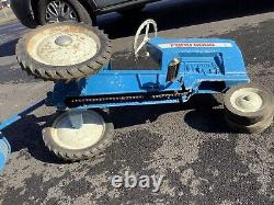 Vintage Blue Ford 8000 Pedal Car Tractor ERTL F68 With trailer All Original