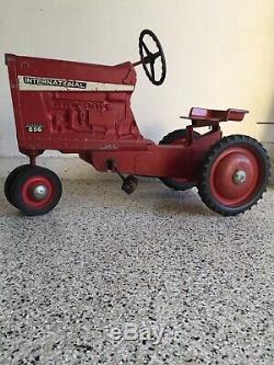 Vintage ERTL International Harvester Farmall 826 Childs Pedal Tractor USA