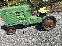 Vintage ERTL John Deere 20 Pedal Tractor Model D-65