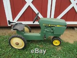 Vintage ERTL John Deere 520 Pedal Tractor