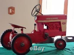 Vintage Eska Farmall 560 Pedal Tractor International Harvester