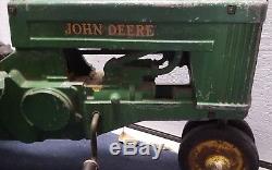 Vintage JOHN DEERE ERTL pedal tractor RARE 1952. Small