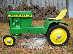 Vintage JOHN DEERE Pedal Tractor DGT 70 ERTL 531-7001 USA