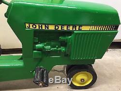 Vintage John Deere ERTL 520 Kids Ride-On Die-Cast Metal Pedal Tractor