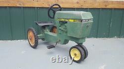 Vintage John Deere ERTL Model No. 520 Pedal Toy Tractor Original Cast Aluminum