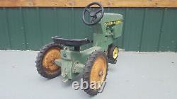 Vintage John Deere ERTL Model No. 520 Pedal Toy Tractor Original Cast Aluminum