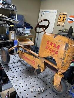 Vintage Minneapolis moline Tractor Junior Heavy Duty Pedal Tractor