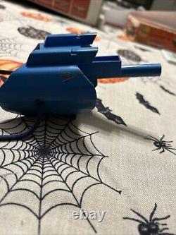 Vintage RARE 1966 Batman Batscope Dart launcher