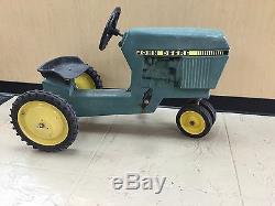 Vintage USA Ertl John Deere 520 Ride On Pedal Car Tractor Local Pickup Only