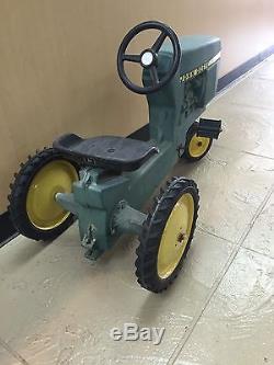 Vintage USA Ertl John Deere 520 Ride On Pedal Car Tractor Local Pickup Only