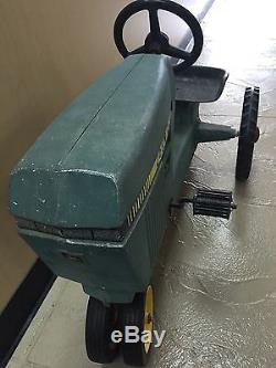 Vintage USA Ertl John Deere 520 Ride On Pedal Car Tractor Local Pickup Only